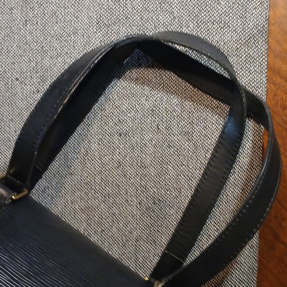 AUTHENTIC LOUIS VUITTON BLACK EPI SET HANDBAG - Picture 15 of 16